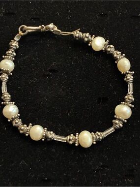 Pearl and Silver Tone Bead Bracelet @6.5”